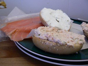 800px-Lox_and_baked_salmon_salad