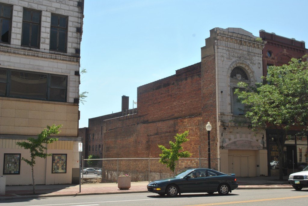 The terra cotta facade of the State Theatre, all that remains of the former movie palace. Photo by Vince Guerrieri.