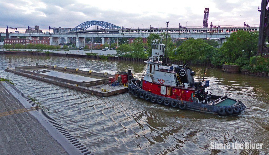 Tug_Cuyahoga River dredging_1020768